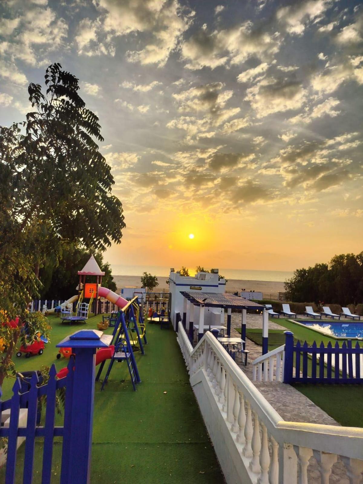 Al-Ashkhara Beach Resort منتجع شاطئ الأشخرة Al Sharqiyah Exterior photo